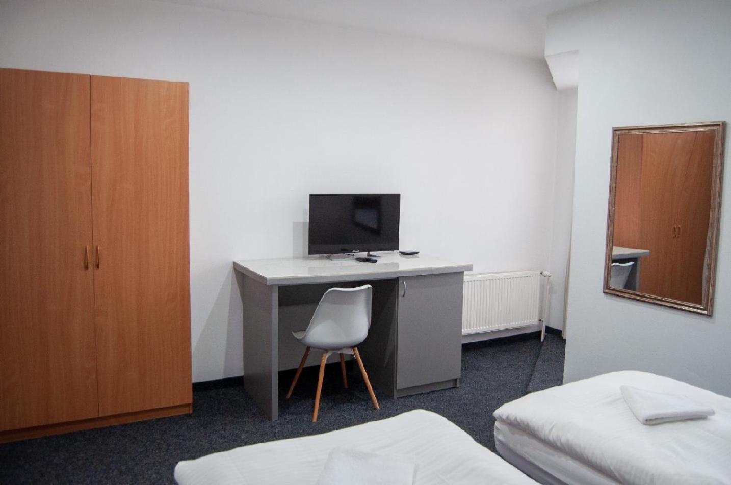 Hotel Joker Obrnice Esterno foto