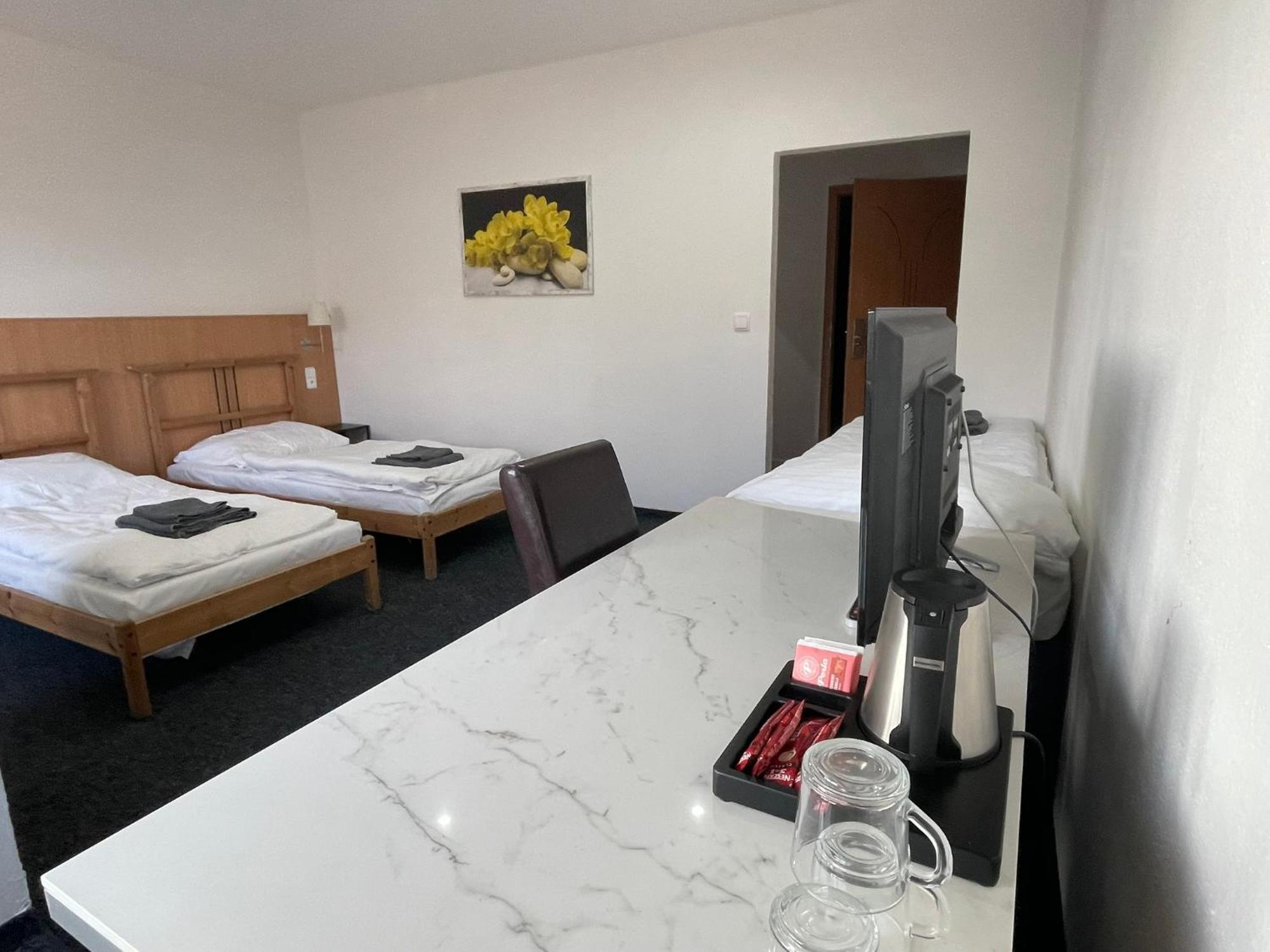 Hotel Joker Obrnice Esterno foto